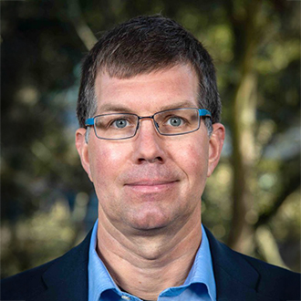 Stephen Glade headshot.